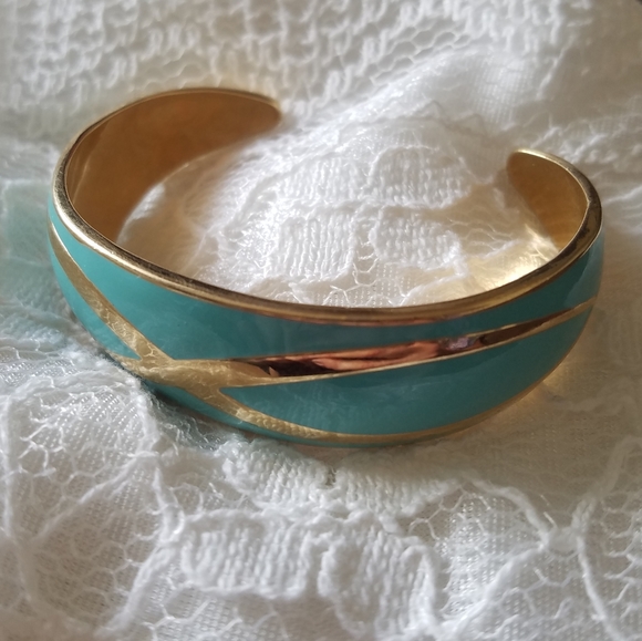 (SOLD) Vintage Mint Green and Gold Enameled Cuff - Picture 2 of 3